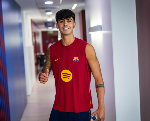 Escudo del FC Barcelona El Barça completa la primera jornada de pretemporada 25 jugadores pasan reconocimiento médico en la primera jornada de pretemporada 2026/27 Primer equipo Fecha de publicación Hace 43 Mins