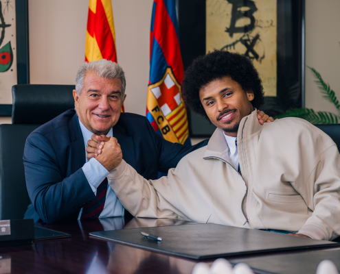Escudo del FC Barcelona 'Estoy aquí para ganar títulos' El futbolista alemán ya ha sido presentado oficialmente como nuevo jugador del FC Barcelona Primer Equipo Fecha de publicación Hace 1 hora