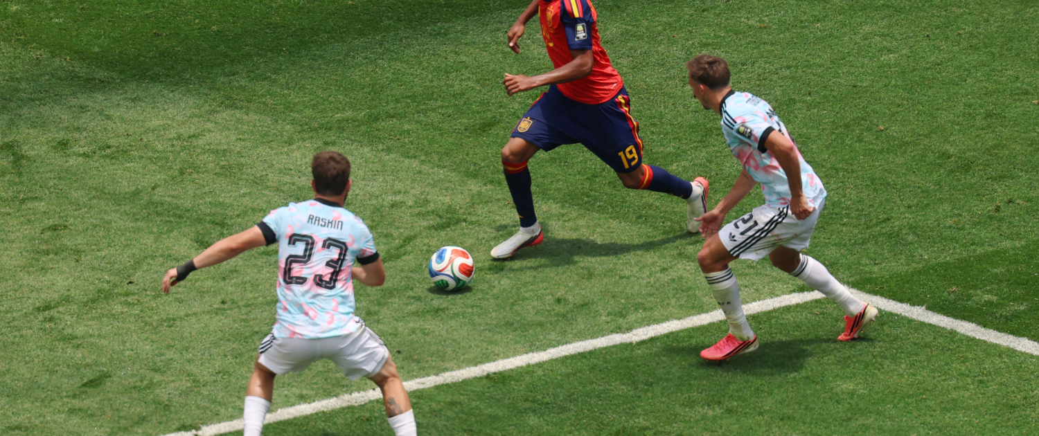 Escudo del FC Barcelona Ocho semifinalistas más España derrota a Bélgica por 2-1 y se mete entre los cuatro finalistas de la competición | Fotos: @FIFAcom Primer equipo Fecha de publicación Hace 12 horas