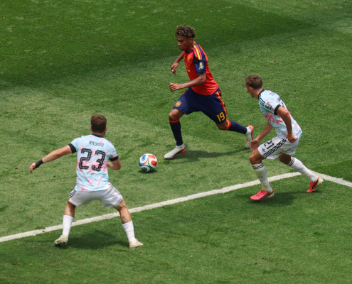 Escudo del FC Barcelona Ocho semifinalistas más España derrota a Bélgica por 2-1 y se mete entre los cuatro finalistas de la competición | Fotos: @FIFAcom Primer equipo Fecha de publicación Hace 12 horas
