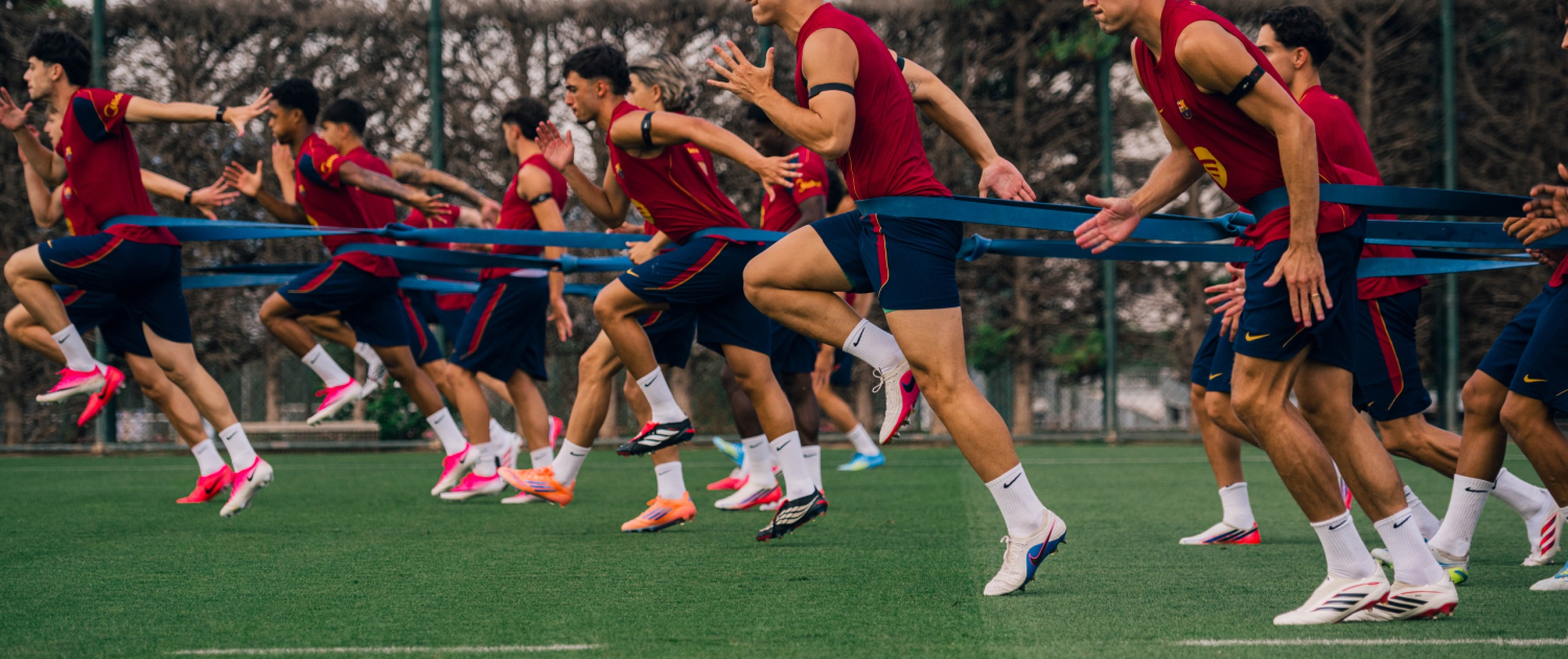 Escudo del FC Barcelona Otra sesión Los blaugranas completan el único entrenamiento del martes antes de realizar una doble sesión el miércoles Primer Equipo Fecha de publicación Hace 4 horas