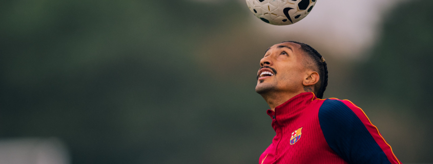 Escudo del FC Barcelona Primer entrenamiento de Raphinha El delantero brasileño entrena por primera vez tras incorporarse al grupo Primer Equipo Fecha de publicación Hace 47 Mins