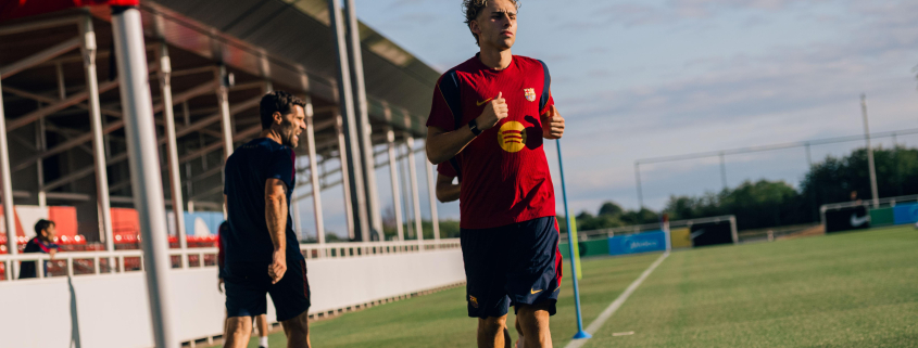 Escudo del FC Barcelona Primera sesión con Fermín El centrocampista participó en parte de la sesión con la plantilla en su primer trabajo tras la pretemporada Primer Equipo Fecha de publicación Hace 12 horas