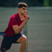 Escudo del club FC Barcelona Primera semana de entrenamientos La plantilla de Hansi Flick se entrena el sábado por la mañana para completar cinco días consecutivos de actividad Primer Equipo Fecha de publicación Hace 44 Mins