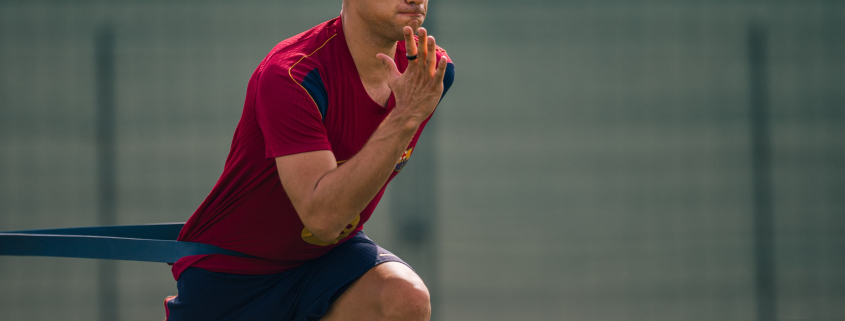 Escudo del club FC Barcelona Primera semana de entrenamientos La plantilla de Hansi Flick se entrena el sábado por la mañana para completar cinco días consecutivos de actividad Primer Equipo Fecha de publicación Hace 44 Mins